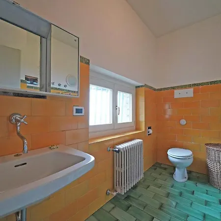 Cappelletta, Entire Directly Lake Front With Private Dock Sleeps 12 Gargnano
