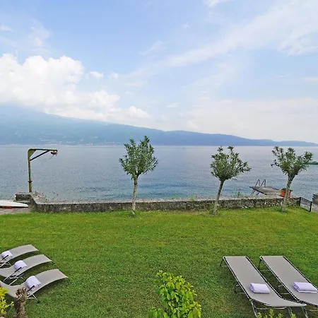 Cappelletta, Entire Directly Lake Front With Private Dock Sleeps 12 *