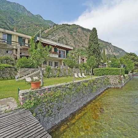 Cappelletta, Entire Directly Lake Front With Private Dock Sleeps 12 * Gargnano
