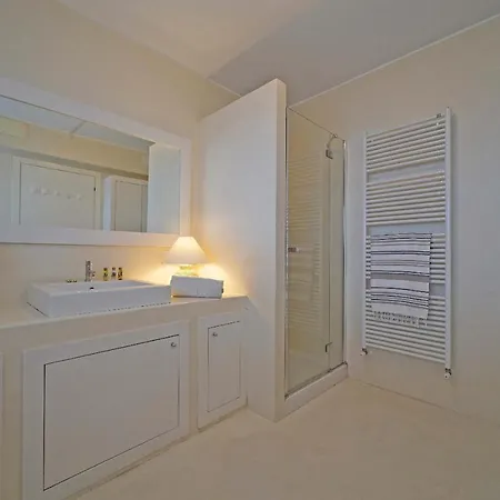 Cappelletta, Entire Directly Lake Front With Private Dock Sleeps 12