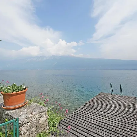 Cappelletta, Entire Directly Lake Front With Private Dock Sleeps 12 Vila *