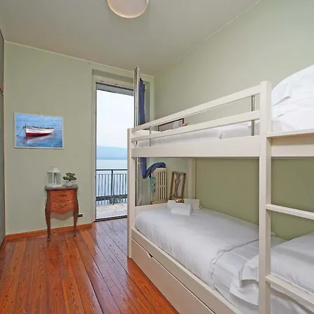 Cappelletta, Entire Directly Lake Front With Private Dock Sleeps 12 Vila *
