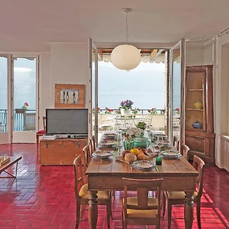 Cappelletta, Entire Directly Lake Front With Private Dock Sleeps 12 Vila *